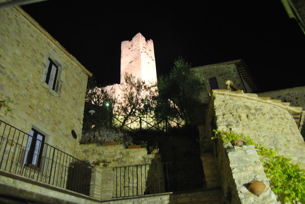 Residenza Di Paese Castello Del Poggio Hotel Ferentillo Exterior foto